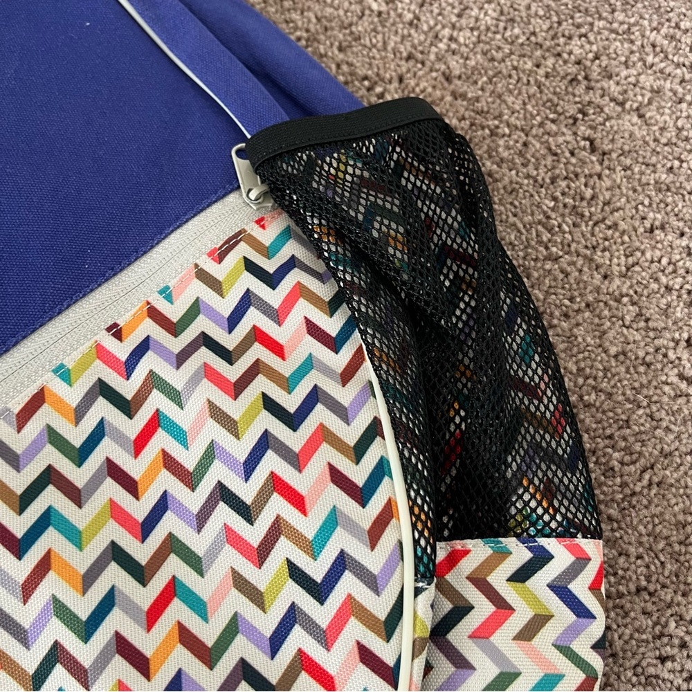 Kavu Medium-size Rope Chevron Sling Bag - Picture 3 of 10